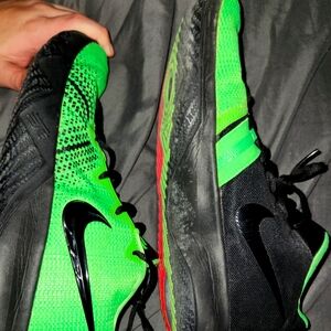 Kyrie Nike Lime Green Fly trap